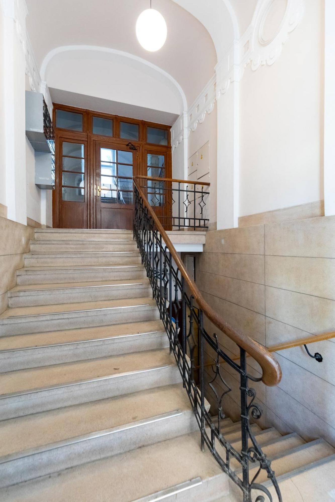 Apartment With Entresol Old Town كراكوفيا المظهر الخارجي الصورة