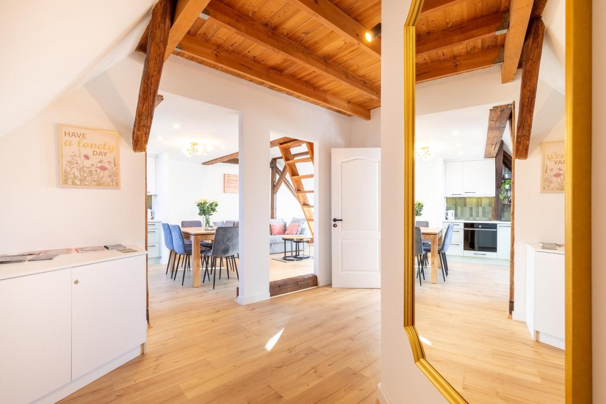 Apartment With Entresol Old Town كراكوفيا المظهر الخارجي الصورة