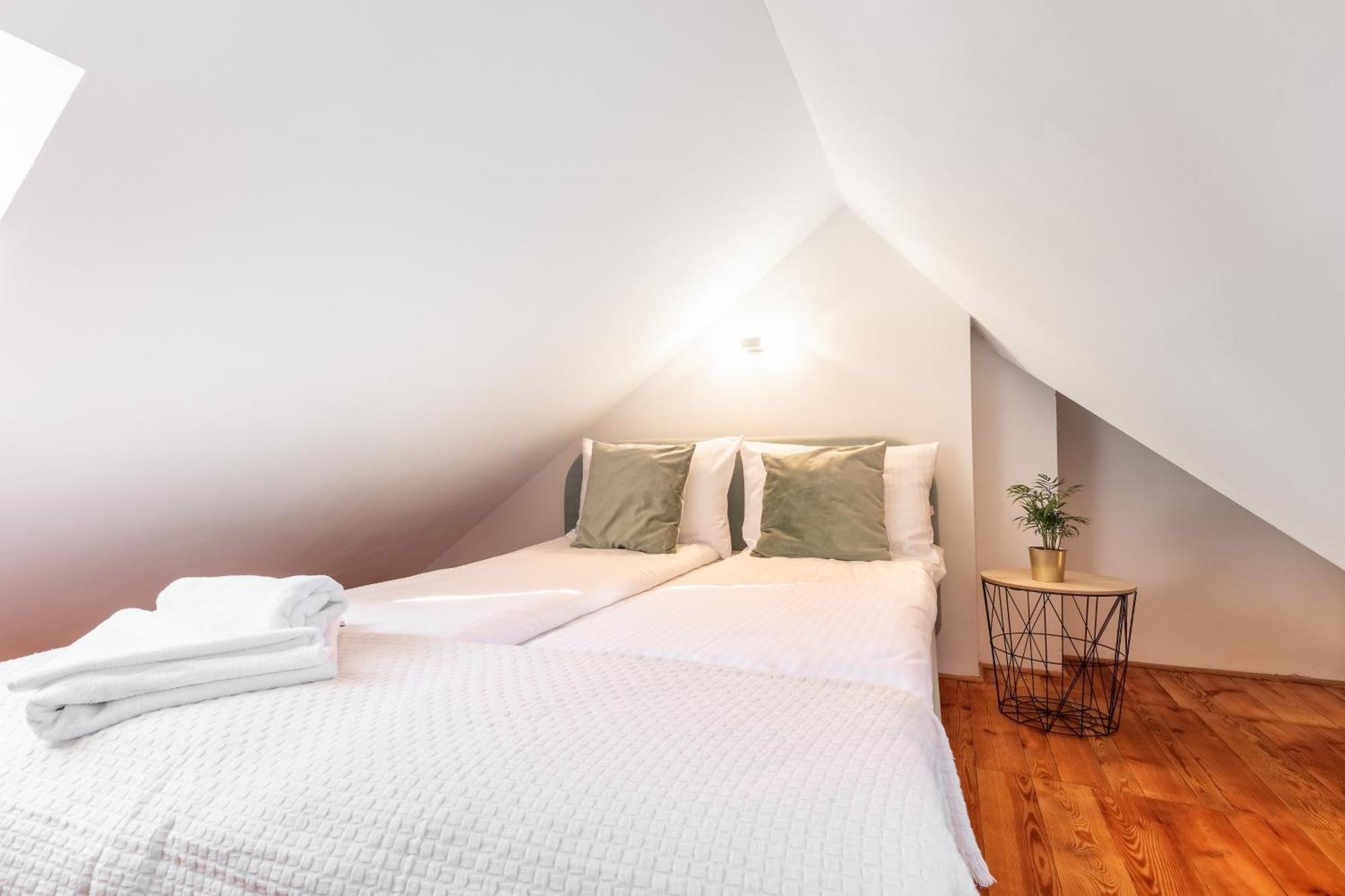 Apartment With Entresol Old Town كراكوفيا المظهر الخارجي الصورة